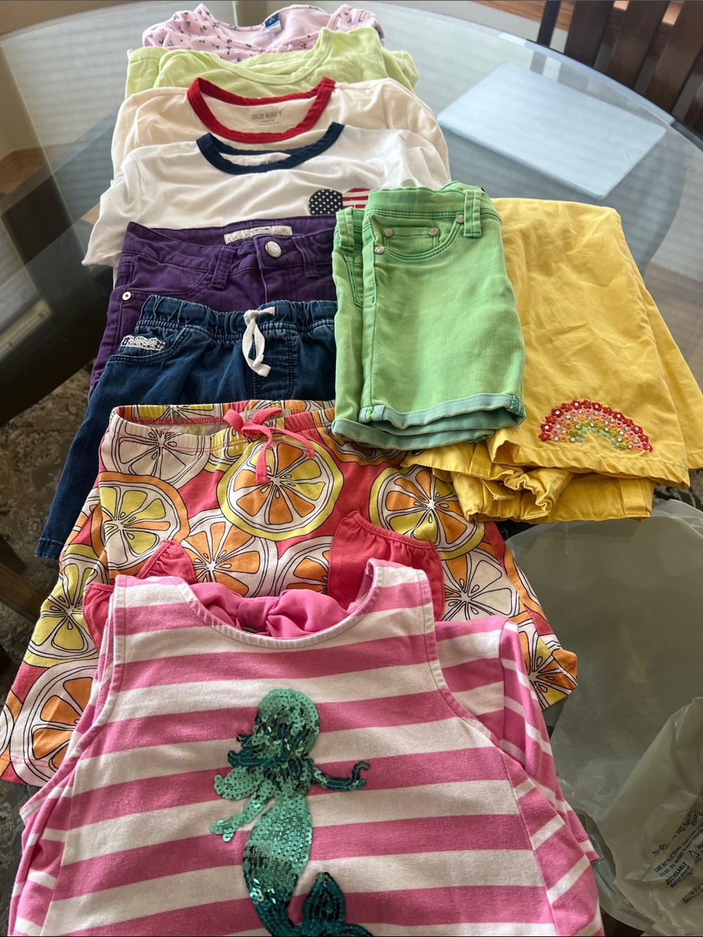 A lot of 10 items. Size 6